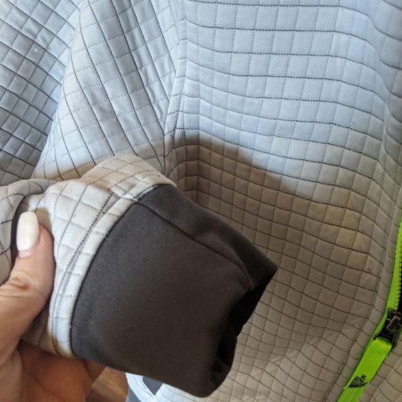 Sold Locally The North face Boys Jacket Bundle - Picture 7 of 7